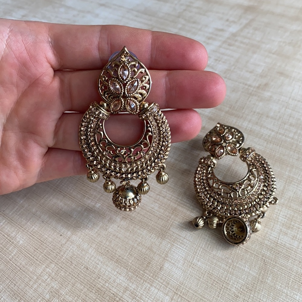 Gold earrings